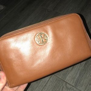 Tory Burch wallet